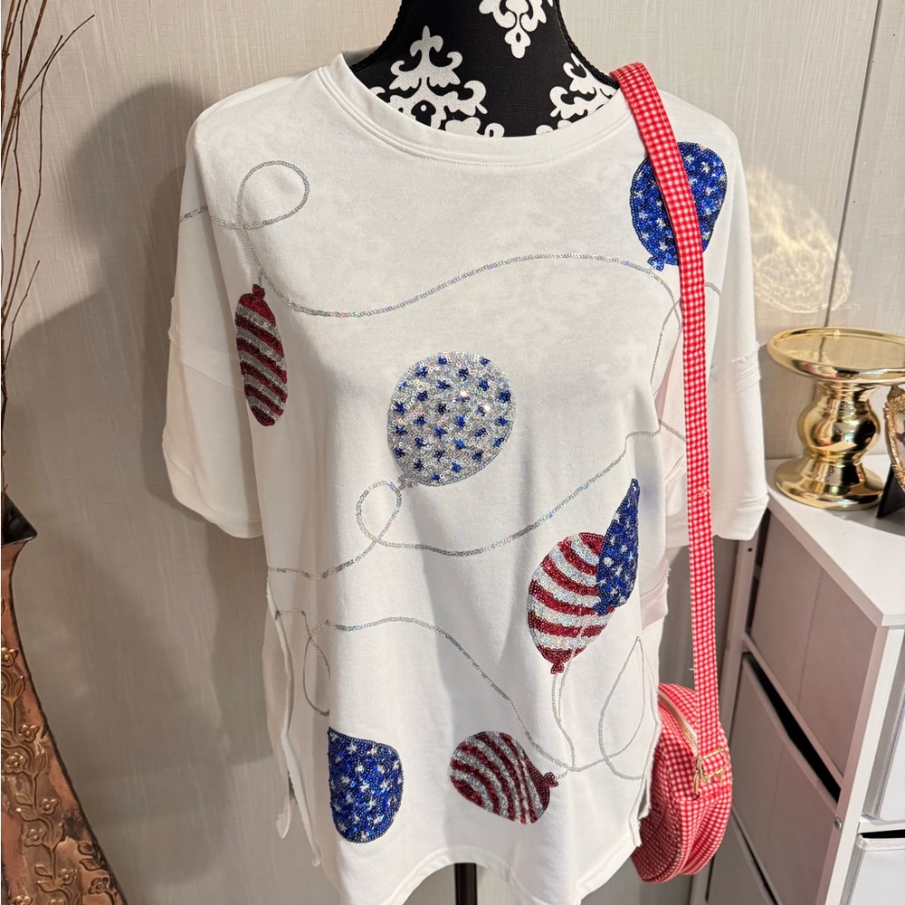 Peach Love California White Red Blue Baloon Sequin T-Shirt Relaxed Fit